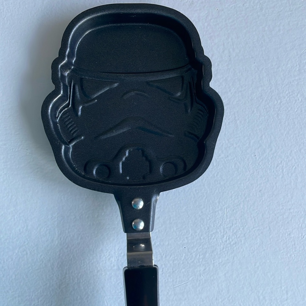 Star Wars Storm Trooper pancake pan for individual pancakes